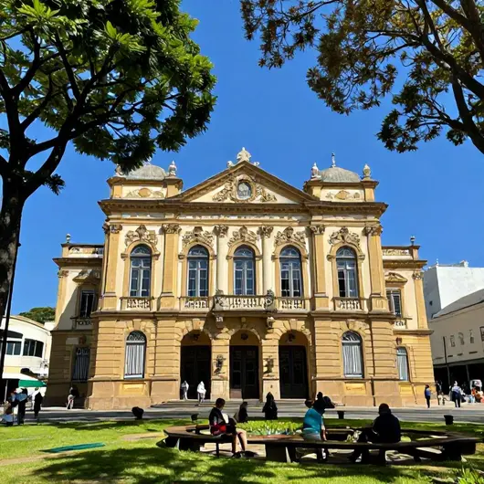 Descubra a História e a Cultura do Theatro Carlos Gomes em Vitória - ES